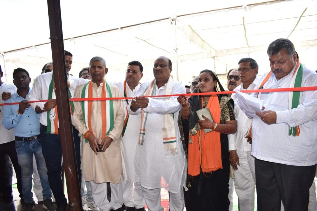 वार्ड क्र. 04, 05 को मिली 03 करोड़ रू. के विकास कार्यो की सौगात, राजस्व मंत्री जयसिंह अग्रवाल के मुख्य आतिथ्य में वार्ड क्र. 05 में मंगल भवन निर्माण कार्य का किया भूमिपूजन ..