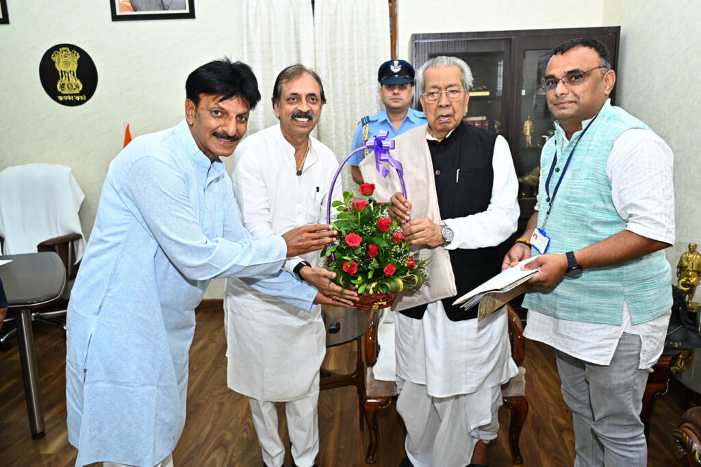 रायपुर : आर्ट ऑफ लिविंग के पदाधिकारियों ने राज्यपाल श्री हरिचंदन से की सौजन्य मुलाकात…