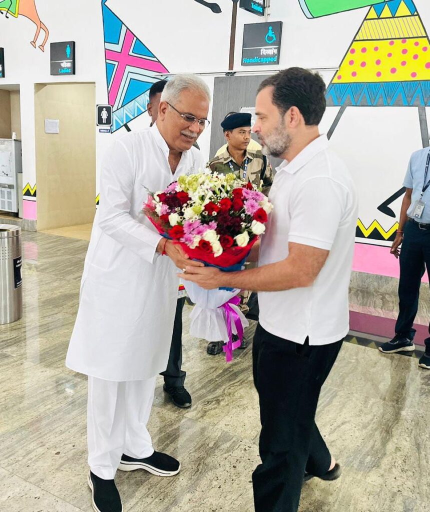 रायपुर : सांसद श्री राहुल गांधी राजधानी रायपुर पहुंचे