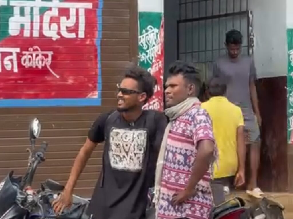 भाजपा प्रत्याशी ने गौठान में बनवाया शराबखोरी का वीडियो: NSUI ने थाने पहुंचकर की FIR दर्ज करने की मांग;सरकारी योजनाओं को धूमिल करने का आरोप…