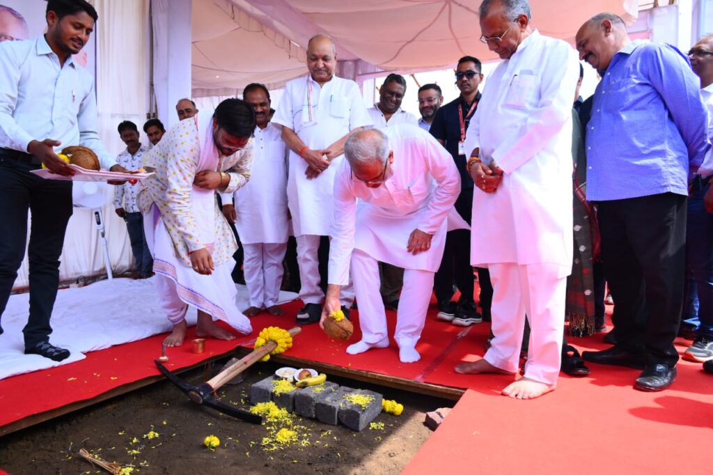 रायपुर : मुख्यमंत्री श्री भूपेश बघेल ने नवा रायपुर में छत्तीसगढ़ कृषि भवन की रखी आधारशिला