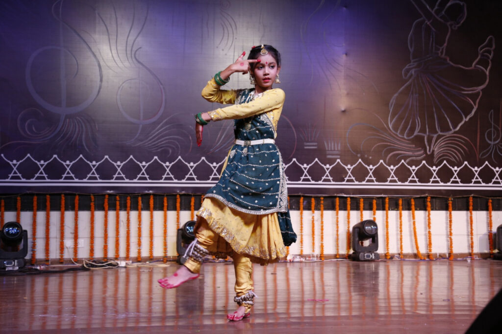 रायपुर : तीन दिवसीय चक्रधर समारोह में रिकॉर्ड एक हजार से अधिक कलाकारों ने दी शानदार प्रस्तुतियां