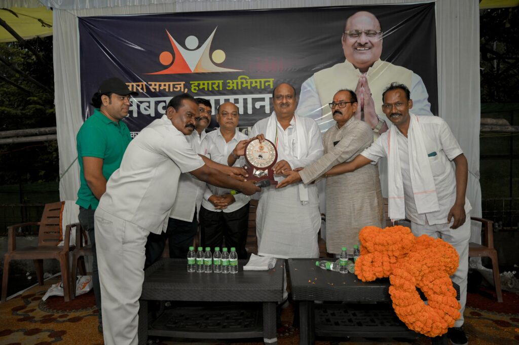 कोरबा जिला ऑटो संघ ने राजस्व मंत्री जयसिंह अग्रवाल से मुलाकात कर आभार व्यक्त करते हुए स्मृति चिह्न प्रदान कर भव्य स्वागत किया…