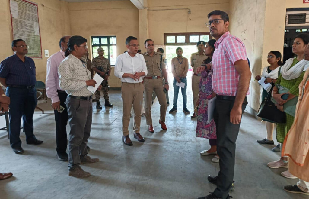 कोरबा : कलेक्टर श्री सौरभ कुमार ने स्ट्रांग रूम का किया निरीक्षण स्ट्रांग रूम में सभी आवश्यक सुविधाओं की व्यवस्था सुनिश्चित करने के दिए निर्देश…