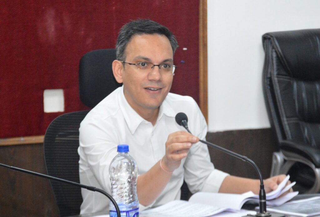 कोरबा : विधानसभा निर्वाचन 2023 आदर्श आचरण संहिता के प्रति प्रतिबद्धता आवश्यक: कलेक्टर कलेक्ट्रेट सभागार में राजनीतिक दलों के प्रतिनिधियों की बैठक संपन्न
