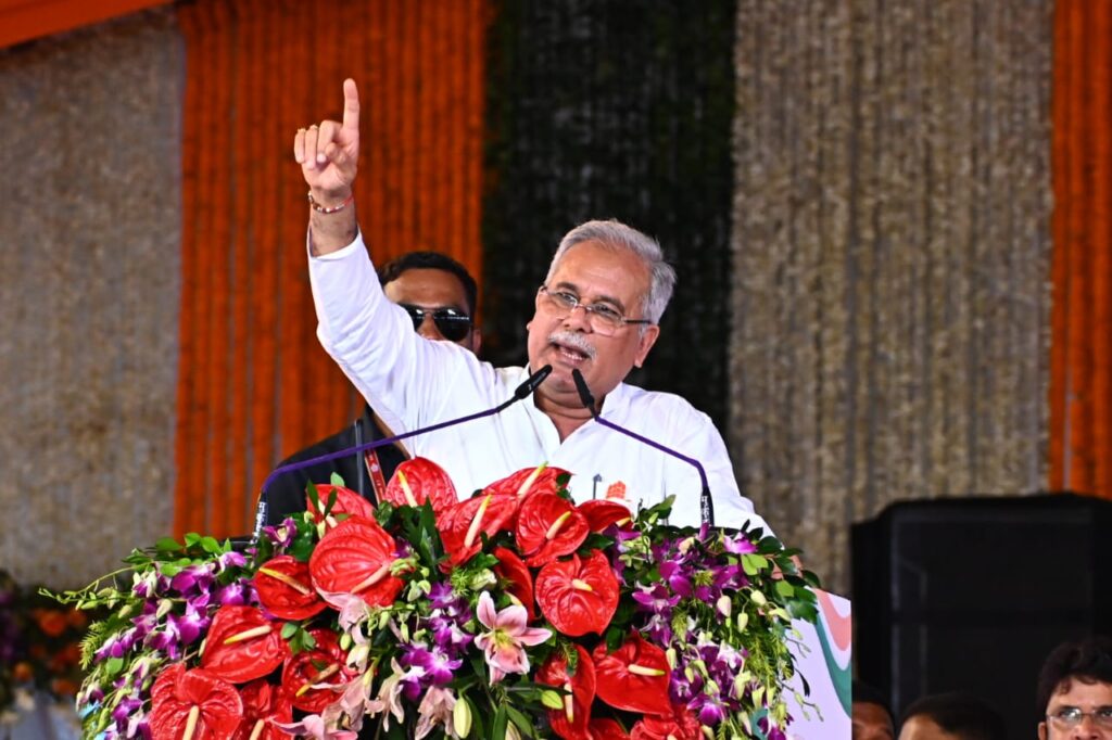 रायगढ़ : भरोसे का सम्मेलन, जिला रायगढ़ : मुख्यमंत्री श्री भूपेश बघेल ने कहा कि-सत्य के रास्ते में चलने का संदेश बाबा गुरु घासीदास जी का है…