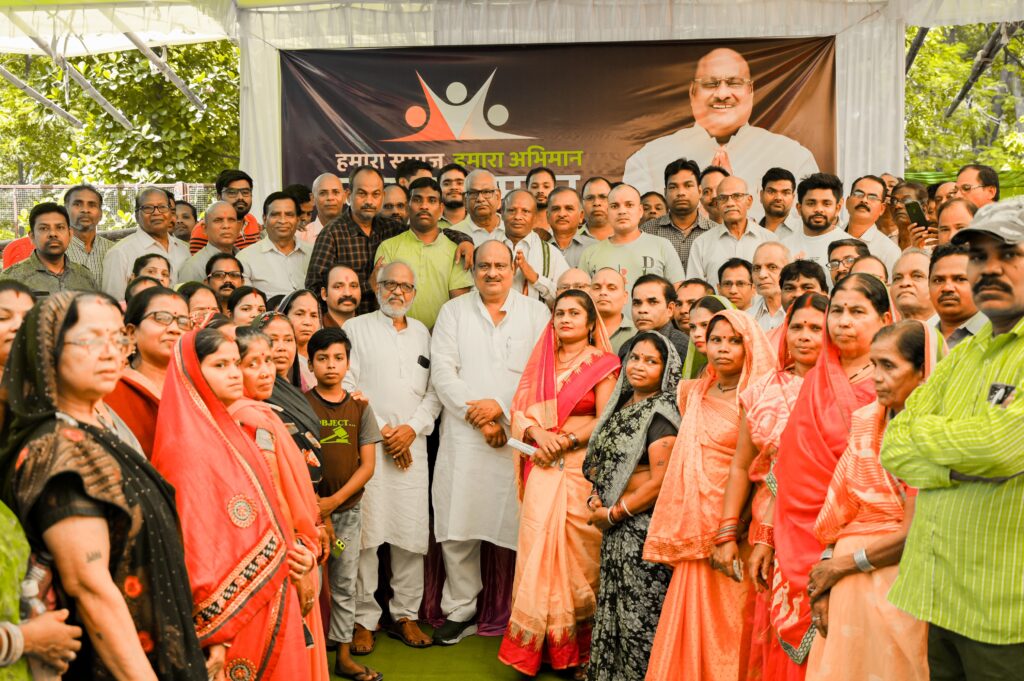 हर समाज का अपना भवन बने – जयसिंह अग्रवाल___माता परमेश्वरी मंदिर निर्माण के लिए 01 लाख 01 हजार रूपये की घोषणा