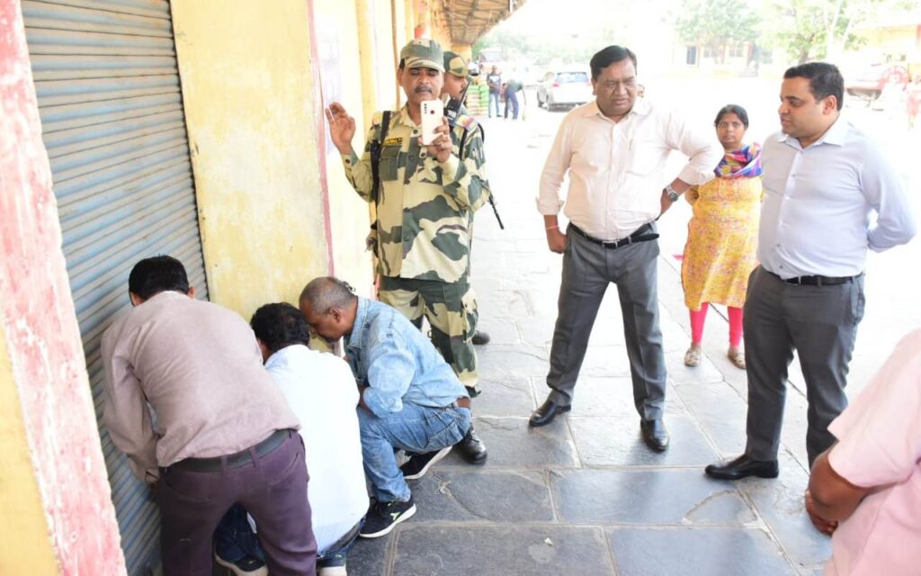 राजनांदगांव : स्ट्रांग रूम किया गया सील