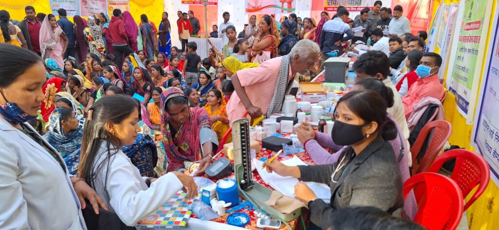 विकसित भारत संकल्प यात्रा शिविर में केंद्र सरकार की योजनाओं की मिली जानकारी, योजनाओं का लाभ उठाने शिविर में लोग पहुचे…