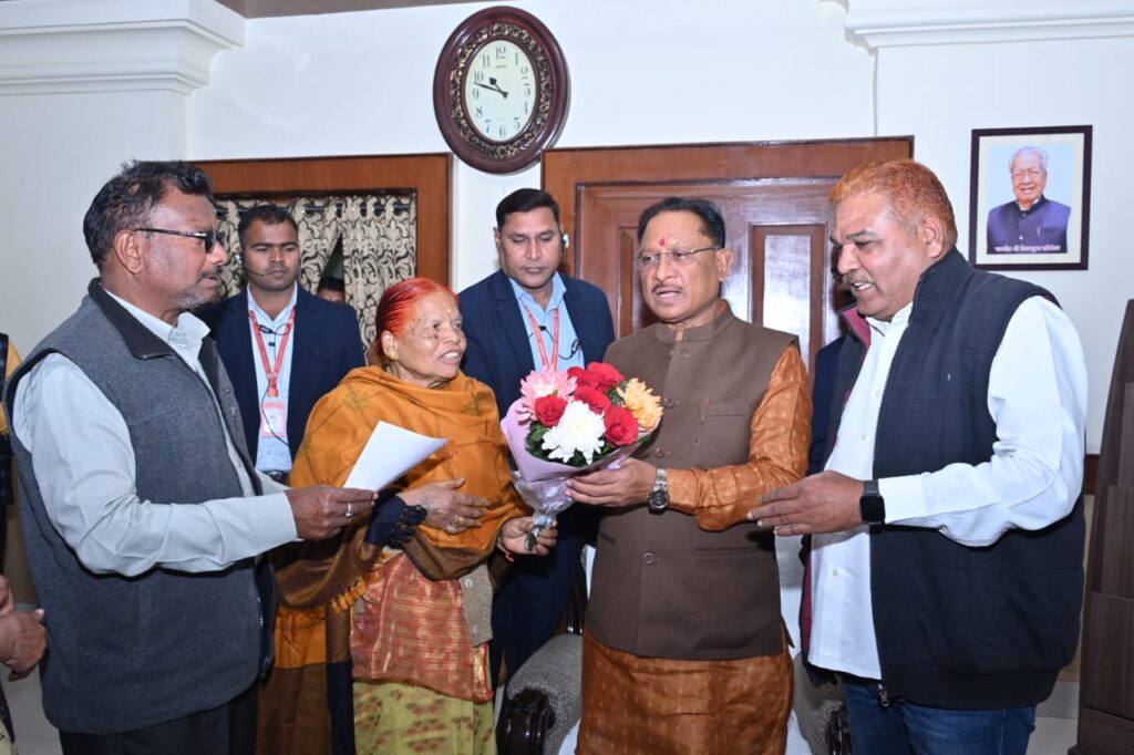 रायपुर : मुख्यमंत्री को आदिवासी सेवा समिति के अभिनन्दन समारोह में शामिल होने मिला निमंत्रण…