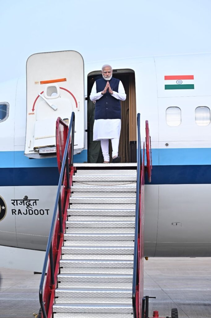 रायपुर : माननीय प्रधानमंत्री श्री नरेन्द्र मोदी पहुँचे रायपुर