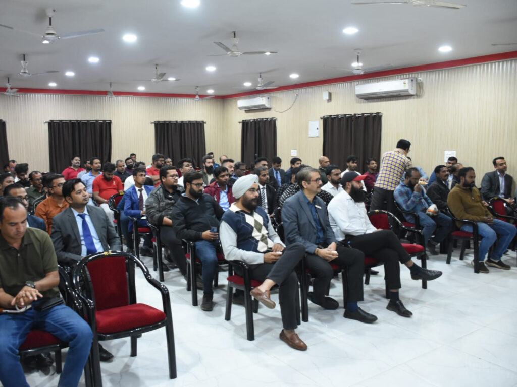NEW YEAR में रात 10 बजे DJ होगा बंद:रायपुर पुलिस ने ली होटलों और कैफे मालिकों की बैठक, इन गाइडलाइंस का करना होगा पालन