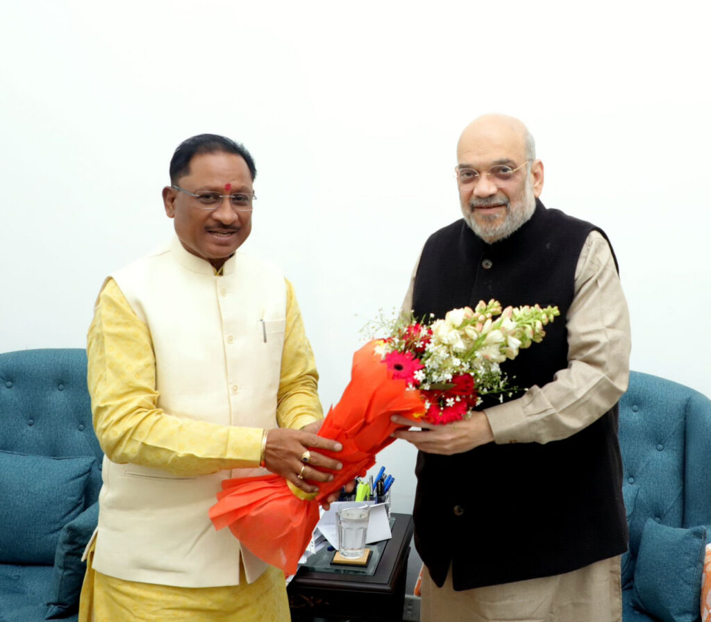 रायपुर : छत्तीसगढ़ के मुख्यमंत्री श्री विष्णुदेव साय ने आज नई दिल्ली में केंद्रीय गृहमंत्री श्री अमित शाह से सौजन्य मुलाकात की