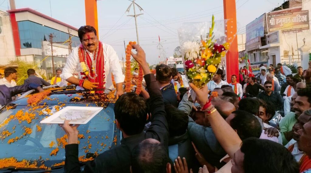 रायपुर : उपमुख्यमंत्री श्री विजय शर्मा के कवर्धा आगमन पर स्वागत में उमड़ा जनसैलाब