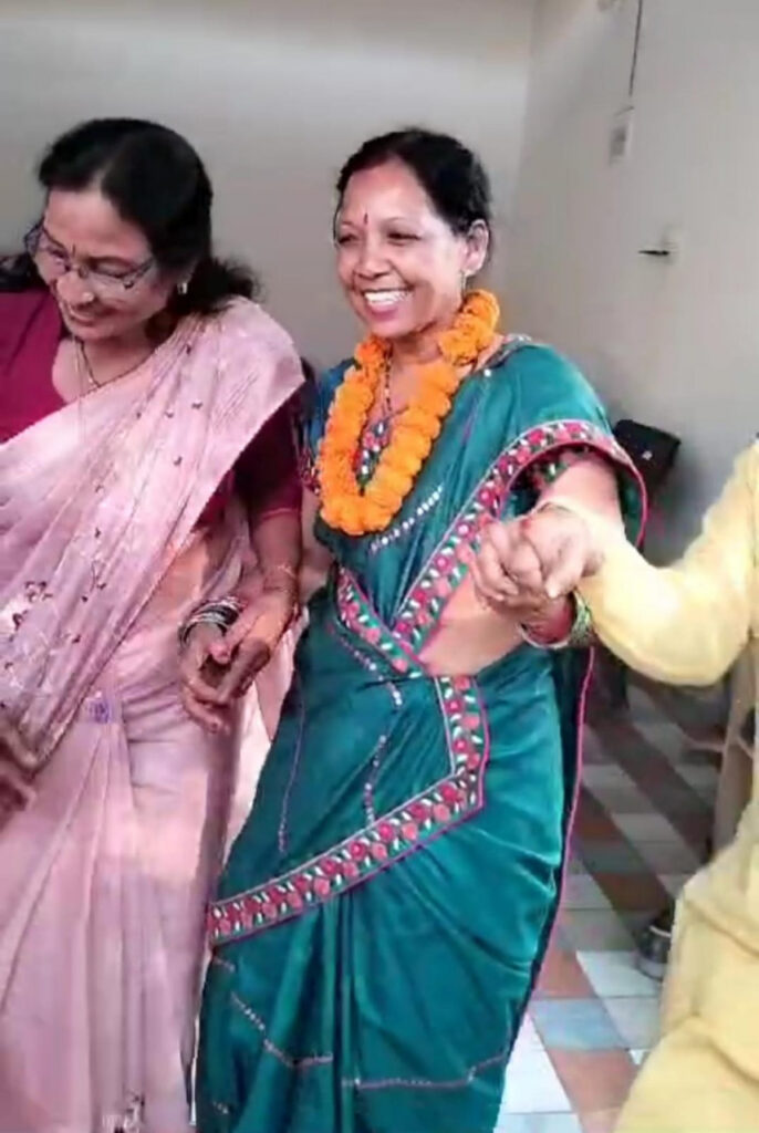 रायपुर : मुख्यमंत्री के गृह ग्राम की महिलाओं में उत्साह का माहौल : पारम्परिक नृत्य में खूब झूमी महिलाएं