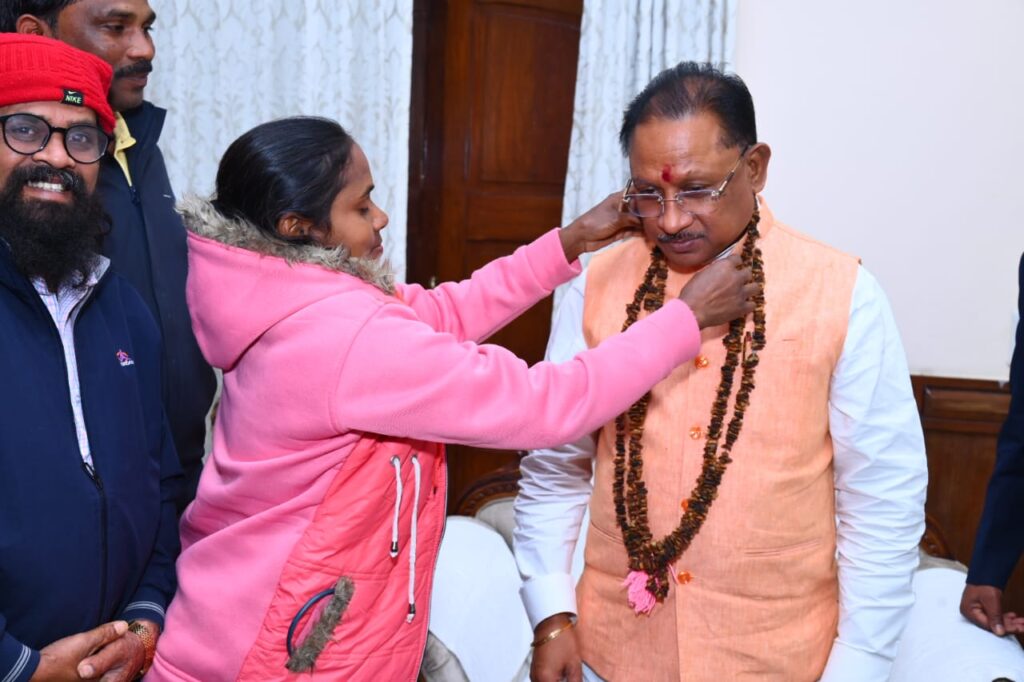 रायपुर : मुख्यमंत्री श्री विष्णु देव साय से अचानकमार टाइगर रिजर्व संघर्ष समिति ने की सौजन्य मुलाकात…