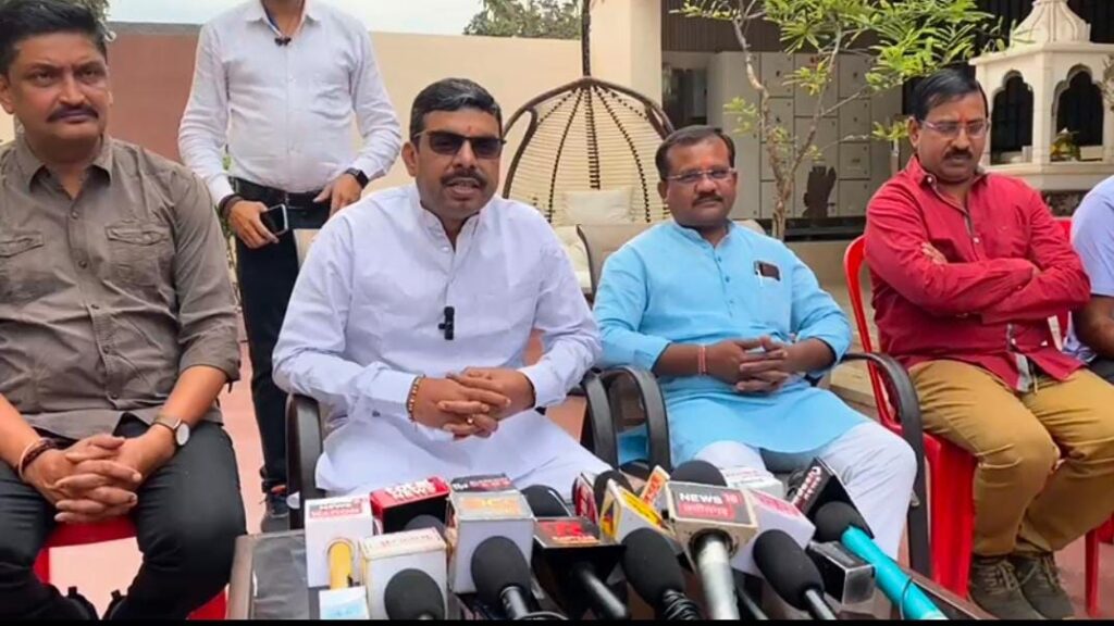 भाजपा नेता विकास महतो पत्रकारों से हुए रूबरू, कहा : भाजपा की संगठनात्मक रूप से कार्य करने की क्षमता से मिली जीत