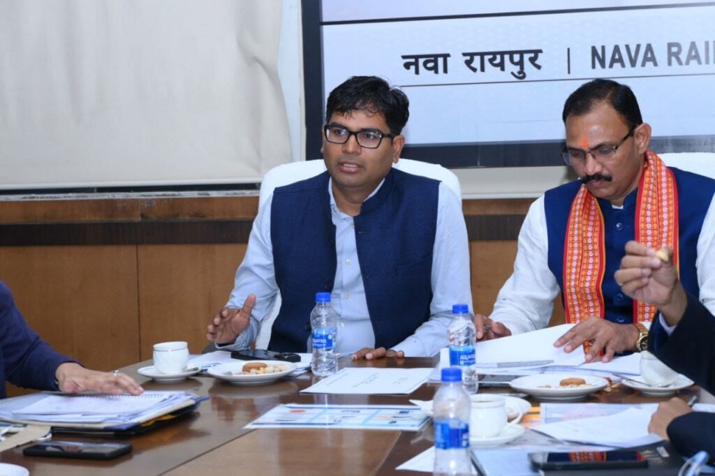 रायपुर : वित्त मंत्री श्री ओपी चौधरी ने की स्वास्थ्य विभाग की बजट समीक्षा