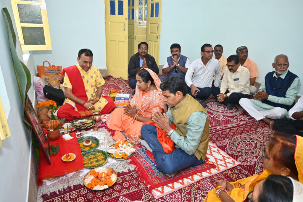 रायपुर : मंत्री श्री टंकराम वर्मा ने तिल्दा में विधायक कार्यालय का किया उद्घाटन