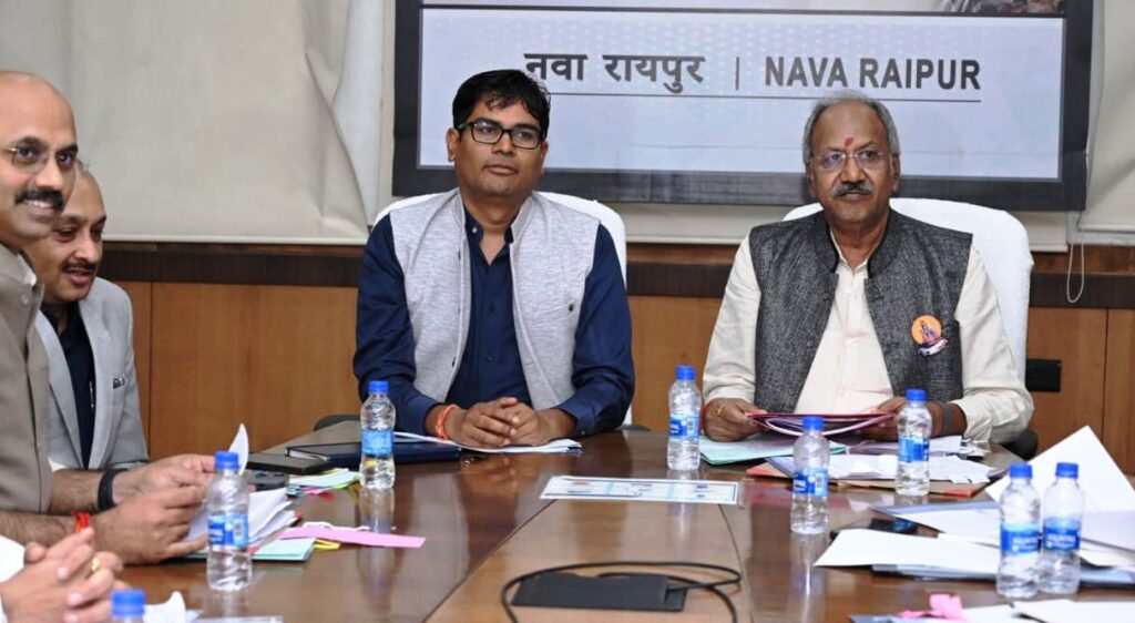 रायपुर : स्कूल शिक्षा, उच्च शिक्षा, धार्मिक न्यास एवं धर्मस्व, पर्यटन एवं संस्कृति विभाग के बजट पर हुई चर्चा…