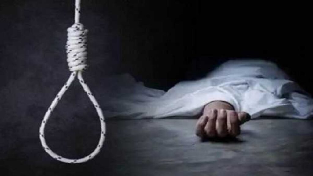 छात्र ने मौत को लगाया गले : नए साल में दोस्तों को ग्रीटिंग कार्ड्स देने के लिए घर से नहीं मिला पैसा, नाराज नाबालिग ने फांसी लगाकर दी जान