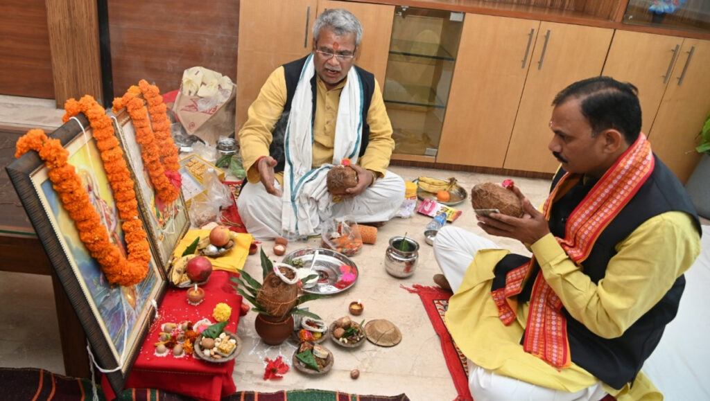 रायपुर : स्वास्थ्य मंत्री श्री श्याम बिहारी जायसवाल ने मंत्रालय में कार्यभार ग्रहण किया