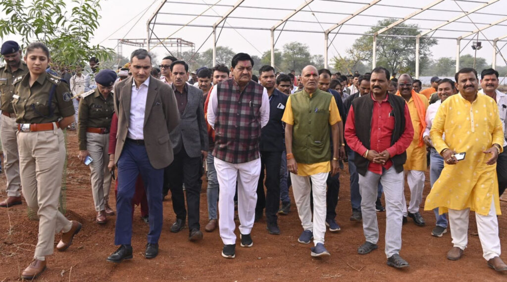 रायपुर : खाद्य मंत्री श्री बघेल ने ‘जूनी सरोवर मेला’ कार्यक्रम की तैयारी का लिया जायजा