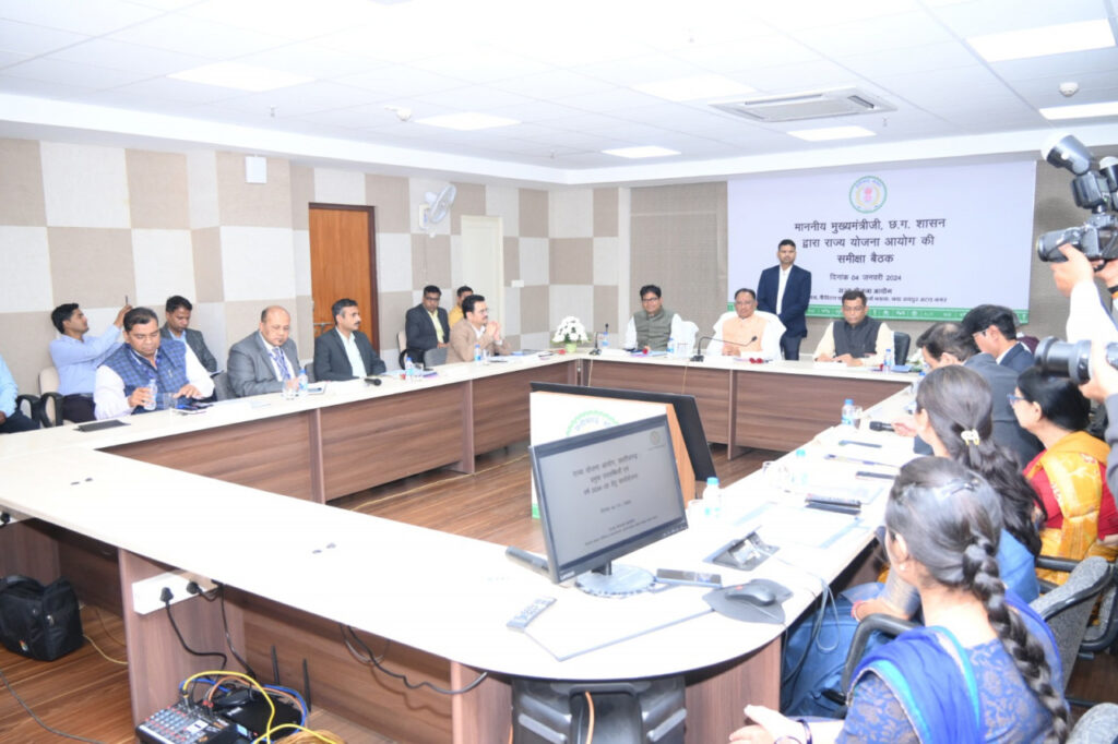 रायपुर : सतत विकास लक्ष्यों को प्राप्त करने राज्य योजना आयोग की अहम भूमिका, प्रभावी योजनाओं और इनके क्रियान्वयन से छत्तीसगढ़ को बनाएंगे अग्रणी राज्य : मुख्यमंत्री श्री विष्णु देव साय