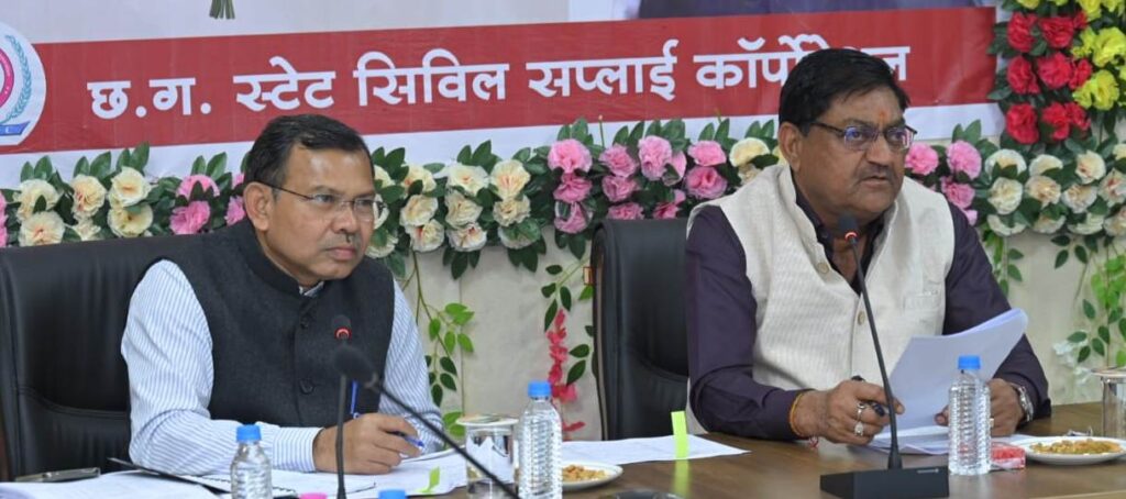 रायपुर : उचित मूल्य दुकान में अच्छी गुणवत्ता वाले चावल की आपूर्ति करें – मंत्री श्री बघेल