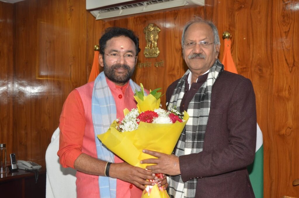 रायपुर : छत्तीसगढ़ के पर्यटन व संस्कृति मंत्री श्री बृजमोहन अग्रवाल ने नई दिल्ली में केंद्रीय पर्यटन मंत्री श्री जी. किशन रेड्डी से मुलाक़ात की..