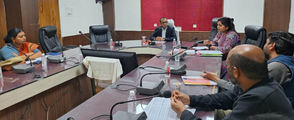 लोकसभा निर्वाचन 2024 :  जिला निर्वाचन अधिकारी ने राजनैतिक दलों की ली बैठक, मतदाता सूची के अंतिम प्रकाशन के संबंध में दी जानकारी…