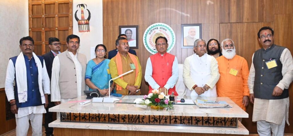 रायपुर : मुख्यमंत्री श्री साय से रामलला दर्शन योजना से जुड़े पदाधिकारियों ने की सौजन्य मुलाकात