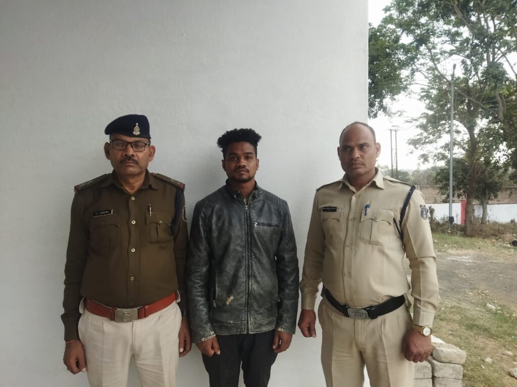 प्रेमजाल में फंसाकर लड़की से रेप:पूर्व सरपंच के बेटे ने किया दुष्कर्म, स्कूल आते-जाते वक्त रोज करता था पीछा
