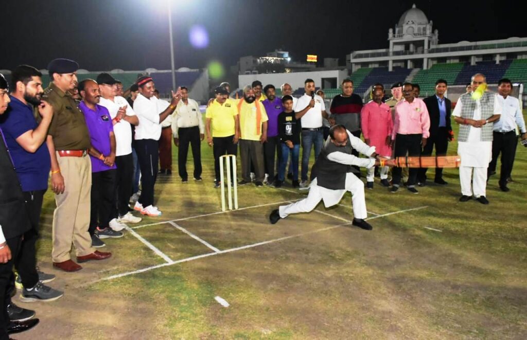 राजनांदगांव : उप मुख्यमंत्री श्री अरूण साव ने प्रतियोगिता में शामिल होकर खिलाडिय़ों एवं आयोजकों का बढ़ाया उत्साह