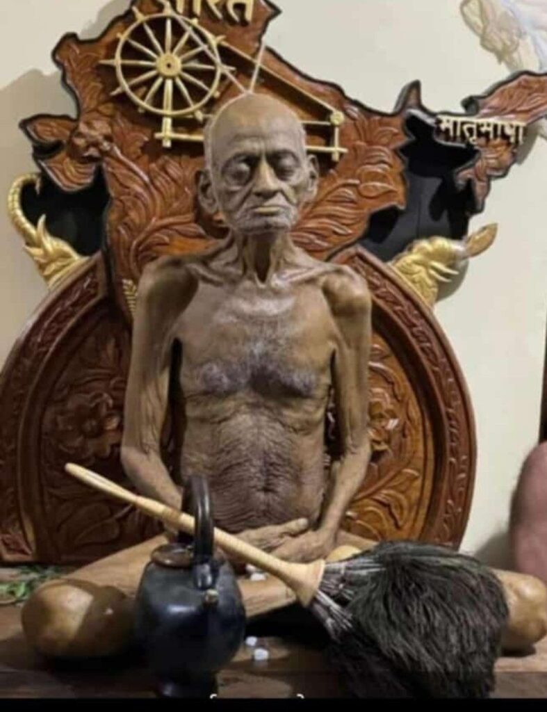 आचार्य विद्यासागर महाराज ने समाधि ली: डोंगरगढ़ के चन्द्रगिरि तीर्थ में 3 दिन उपवास के बाद देह त्यागी; छत्तीसगढ़-MP में आधे दिन का राजकीय शोक…