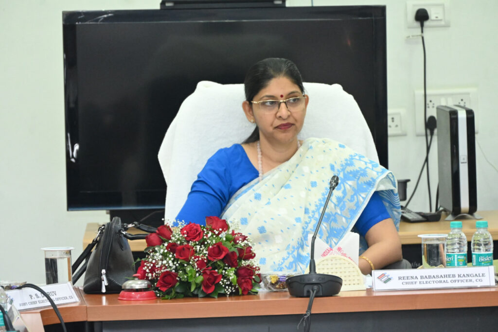 रायपुर : लोकसभा निर्वाचन-2024 : सफल निर्वाचन के लिए बेहतर समन्वय से काम करें अधिकारी – श्रीमती रीना बाबा साहेब कंगाले…