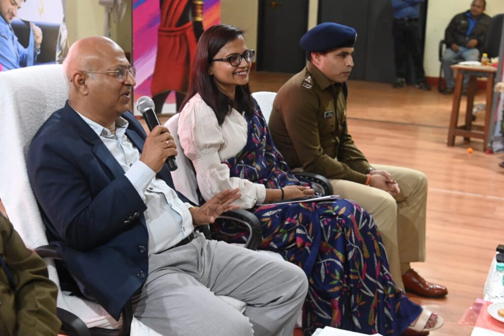 रायपुर : एक सड़क दुर्घटना पूरे परिवार की आर्थिक स्थिति तोड़ देती है : न्यायमूर्ति श्री अभय मनोहर सप्रे