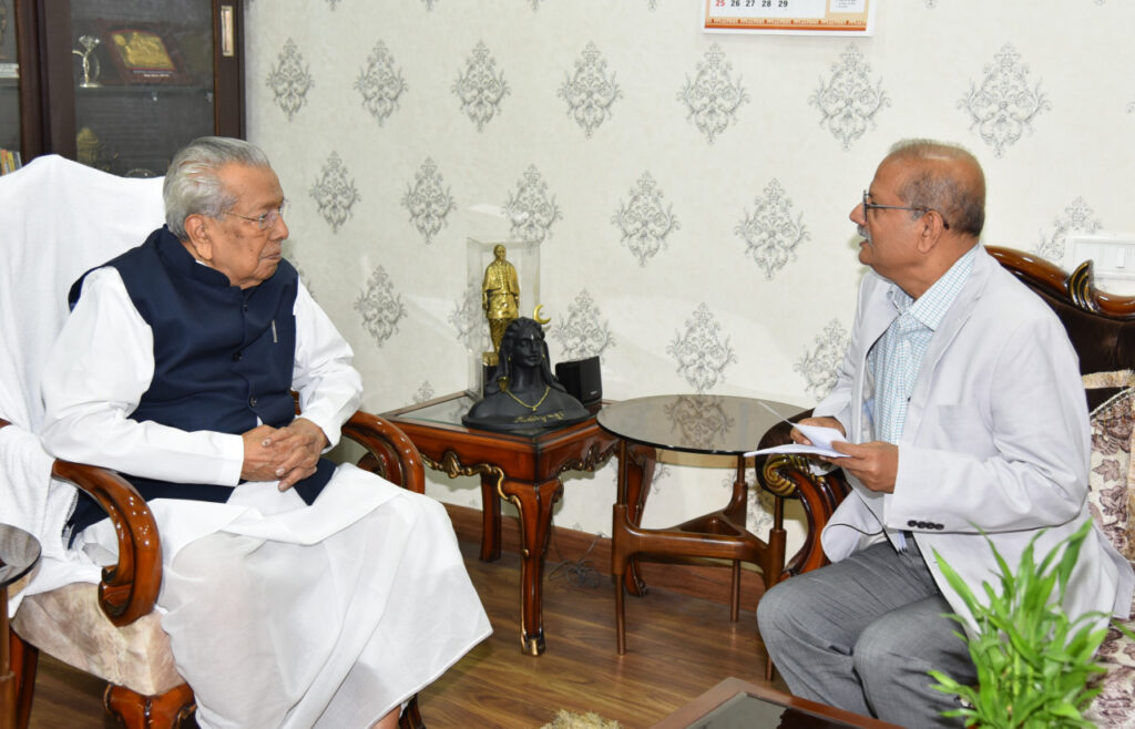 राज्यपाल श्री हरिचंदन से छत्तीसगढ़ राज्य मानवाधिकार आयोग के कार्यवाहक अध्यक्ष ने सौजन्य मुलाकात की
