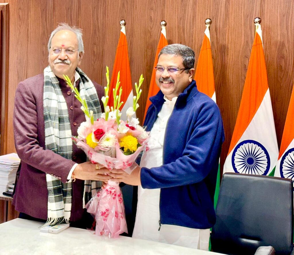 रायपुर : केंद्रीय मंत्री से छत्तीसगढ़ के सभी जिलों में नवोदय व केंद्रीय विद्यालय शुरू करने का अनुरोध