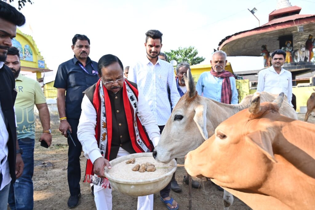 रायपुर : गौमाता की सेवा बहुत पुण्य का काम है: कृषि मंत्री श्री राम विचार नेताम