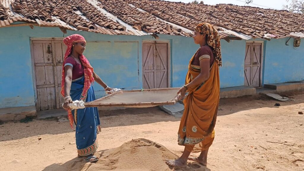 संगीता और स्नेहलता के लिए बचत व बच्चों के शिक्षा का आधार बनेगा महतारी वंदन योजना