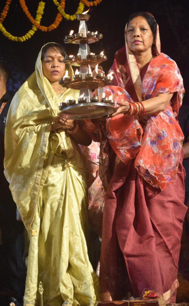 रायपुर : राजिम कुंभ मेला: मुख्यमंत्री की धर्मपत्नी श्रीमती कौशल्या देवी साय ने की महानदी आरती…