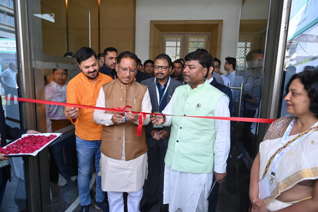 रायपुर : मुख्यमंत्री श्री विष्णु देव साय होटल सायाजी पहुंचे : दो दिवसीय क्लाईमेट चेंज कॉन्क्लेव में शामिल हो रहे हैं