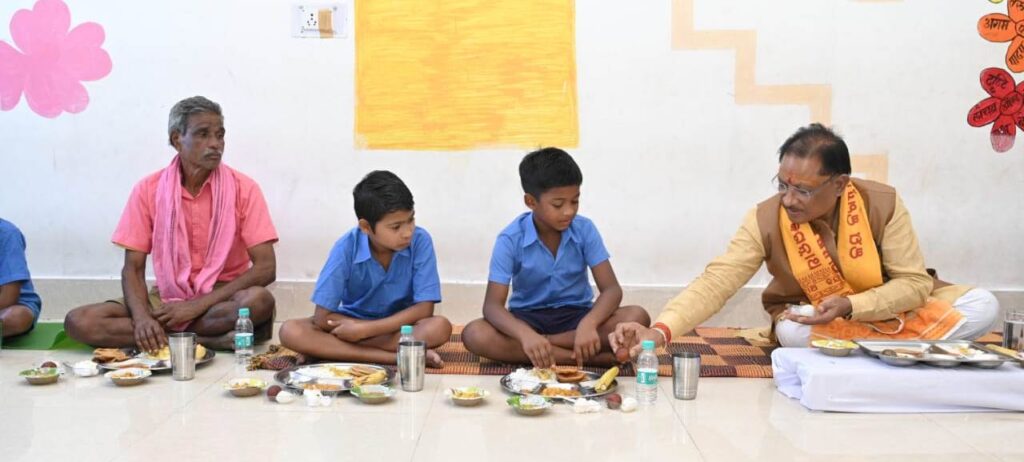 रायपुर : विशेष-लेख : अन्नदान महादान : स्कूली बच्चों को ‘न्योता भोजन’ में मिलेगा पौष्टिक आहार