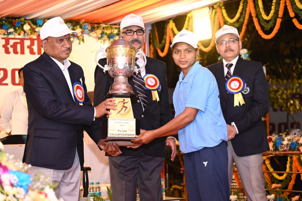 रायपुर : मुख्यमंत्री श्री विष्णु देव साय छत्तीसगढ़ पुलिस राज्य स्तरीय खेलकूद प्रतियोगिता के समापन समारोह में हुए शामिल