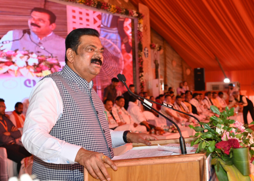 रायपुर : सरपंच गांव के विकास की चाबी, बड़ी उम्मीद से आप पर भरोसा कर ग्रामीणों ने सौंपी है जिम्मेदारी- केंद्रीय राज्यमंत्री श्री कपिल मोरेश्वर पाटिल