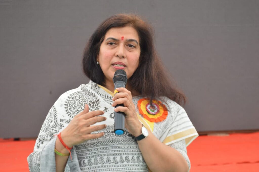 प्रधानमंत्री श्री नरेन्द्र मोदी ने महिलाओं को खाते में भेजी महतारी वंदन योजना की राशि, महिलाओं में खुशी का माहौल