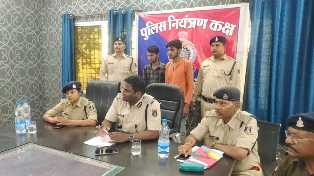 मोबाइल के लिए दोस्तों ने अधेड़ को पीटकर मार डाला: तालाब में फेंका शव; मुंगेली में शराब के लिए 500 में रखा था गिरवी…