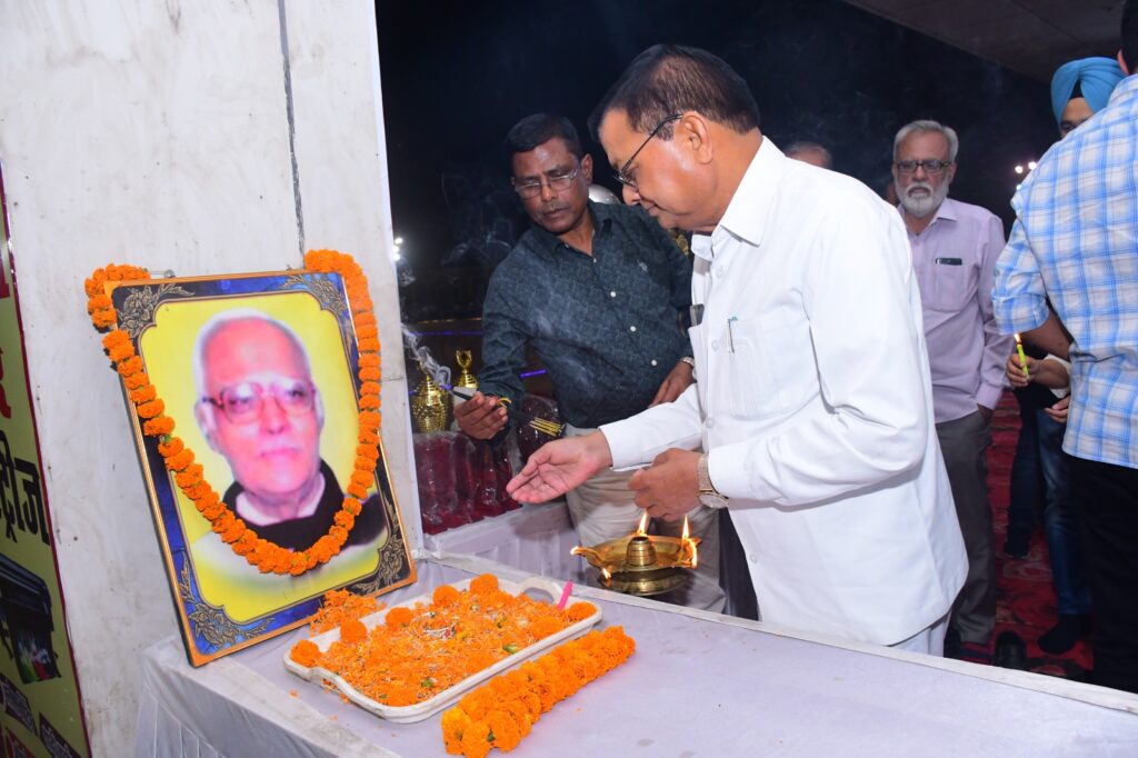 पत्रकारों के माध्यम से जनमानस की आवाज शासन-प्रशासन तक पहुंचती है, आम व्यक्ति को मिलता है लाभ: मंत्री लखन लाल देवांगन..