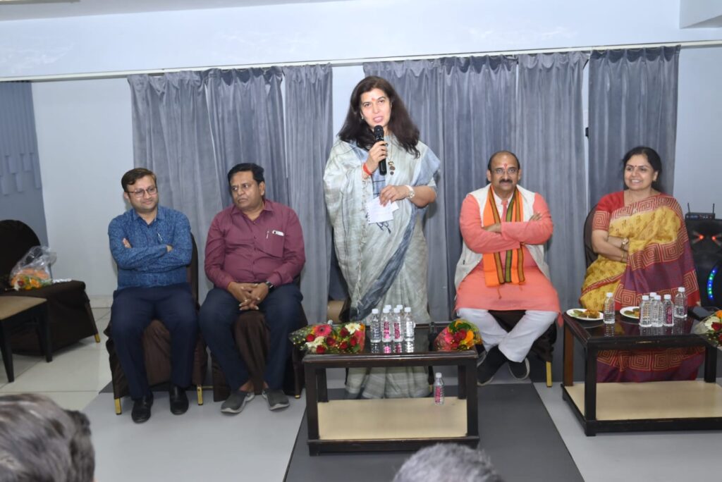 सीए एवं टैक्सबार एसोसिएशन की बैठक में शामिल हुई भाजपा की लोकसभा सांसद प्रत्याशी सरोज पांडेय, कहा -अब कोरबा मेरा घर, जनता ही परिवार…